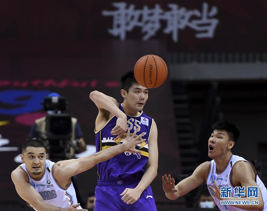 联赛季后赛即将开始，球队备战万全