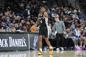 关于国王主场失利，福克斯表现不俗仍难扳回局面的信息