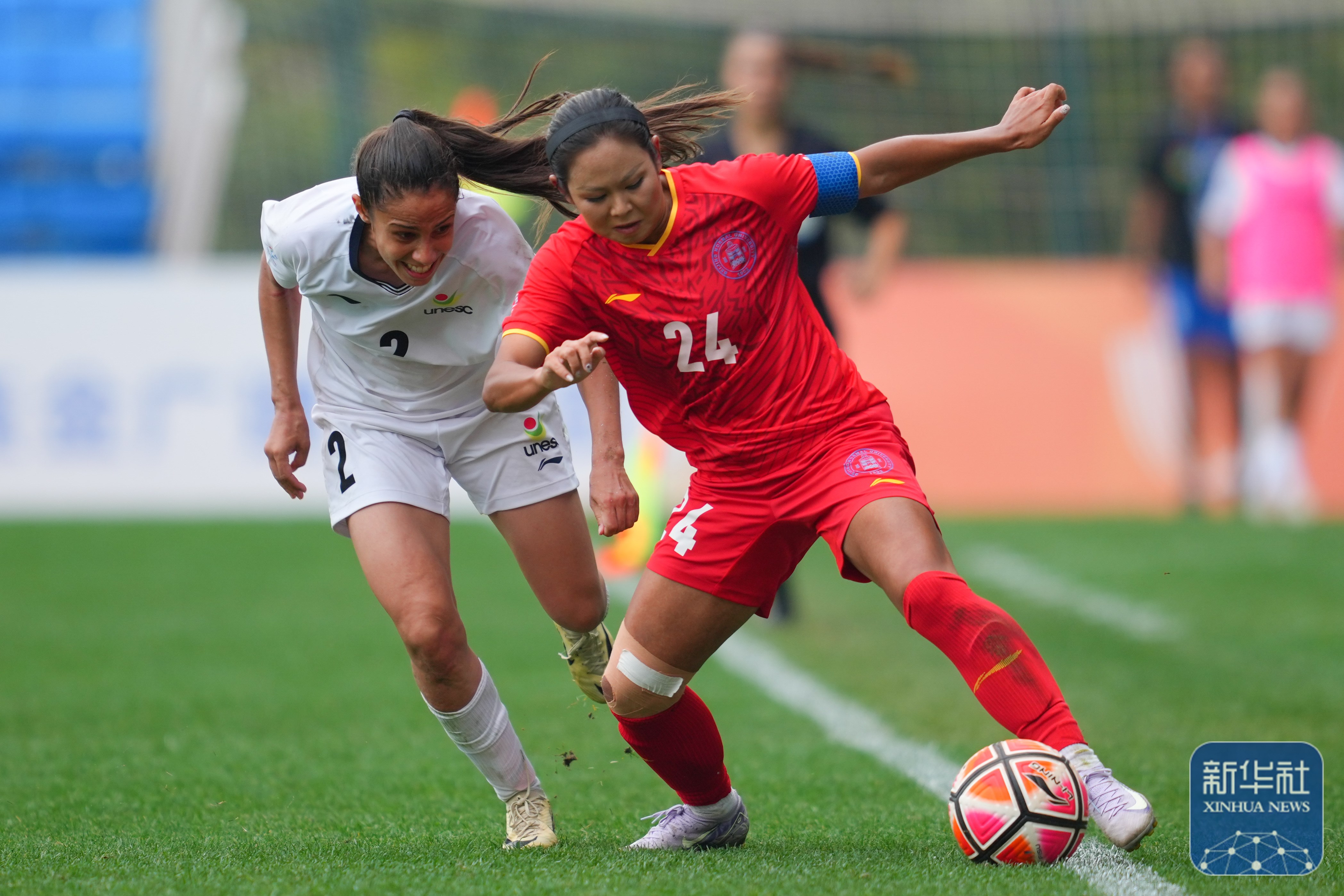 女足比赛球队庆祝俱乐部建立周年，展望未来的简单介绍